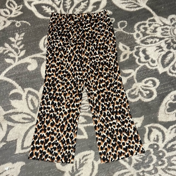 Trina Turk cheetah print pants. Dressy or casual. Size 4. Like new. Has pockets - Picture 1 of 5